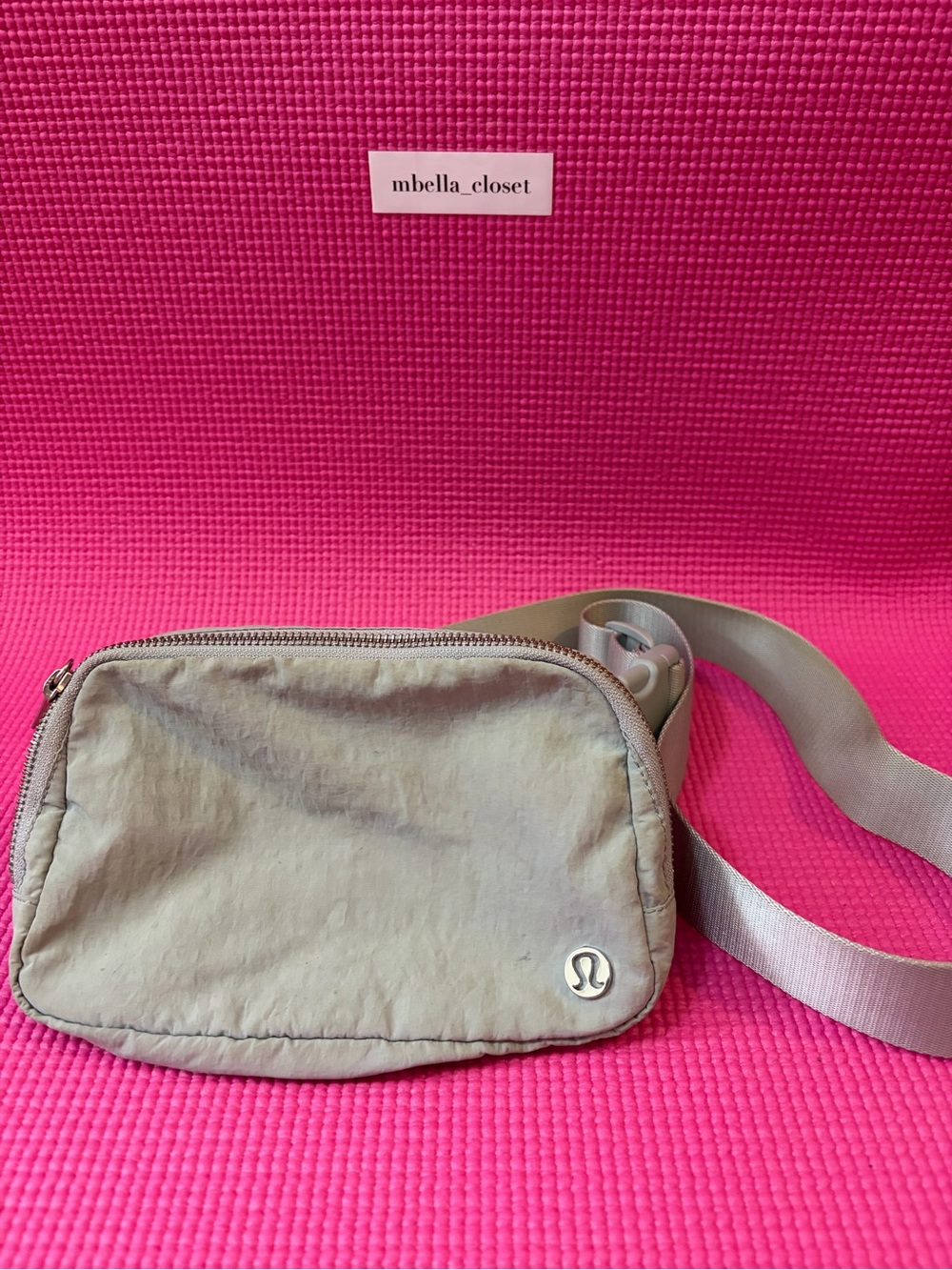 lululemon athletica Grey Crossbody Belt Bag with Adjustable Strap